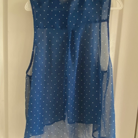 A&F sleeveless blouse - Picture 4 of 4